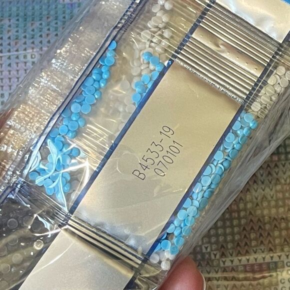 Elephant with Bubbles Diamond Painting Kit to be completed - Picture 8 of 9